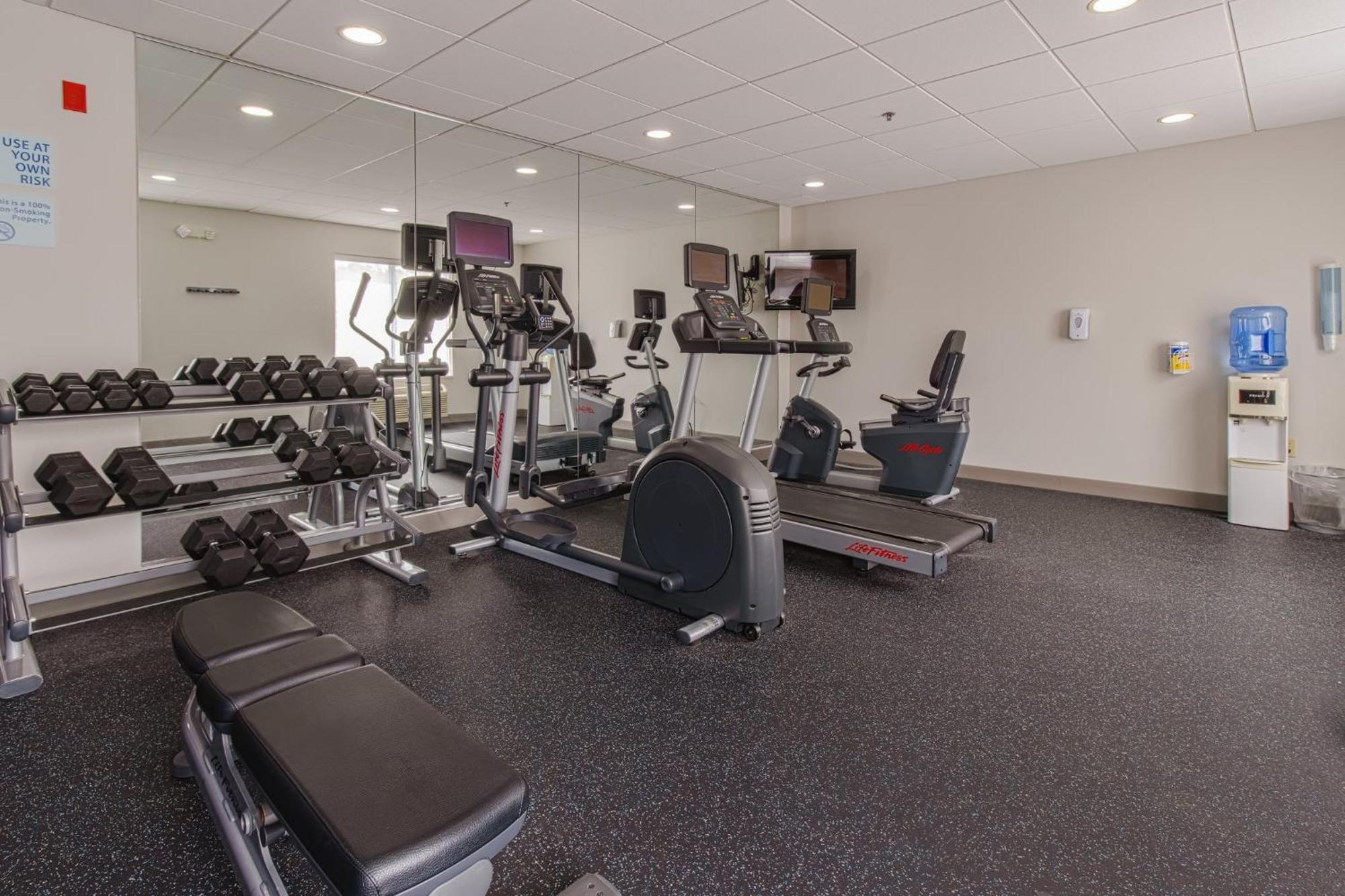 Holiday Inn Express Hartford-Newington By Ihg Eksteriør billede