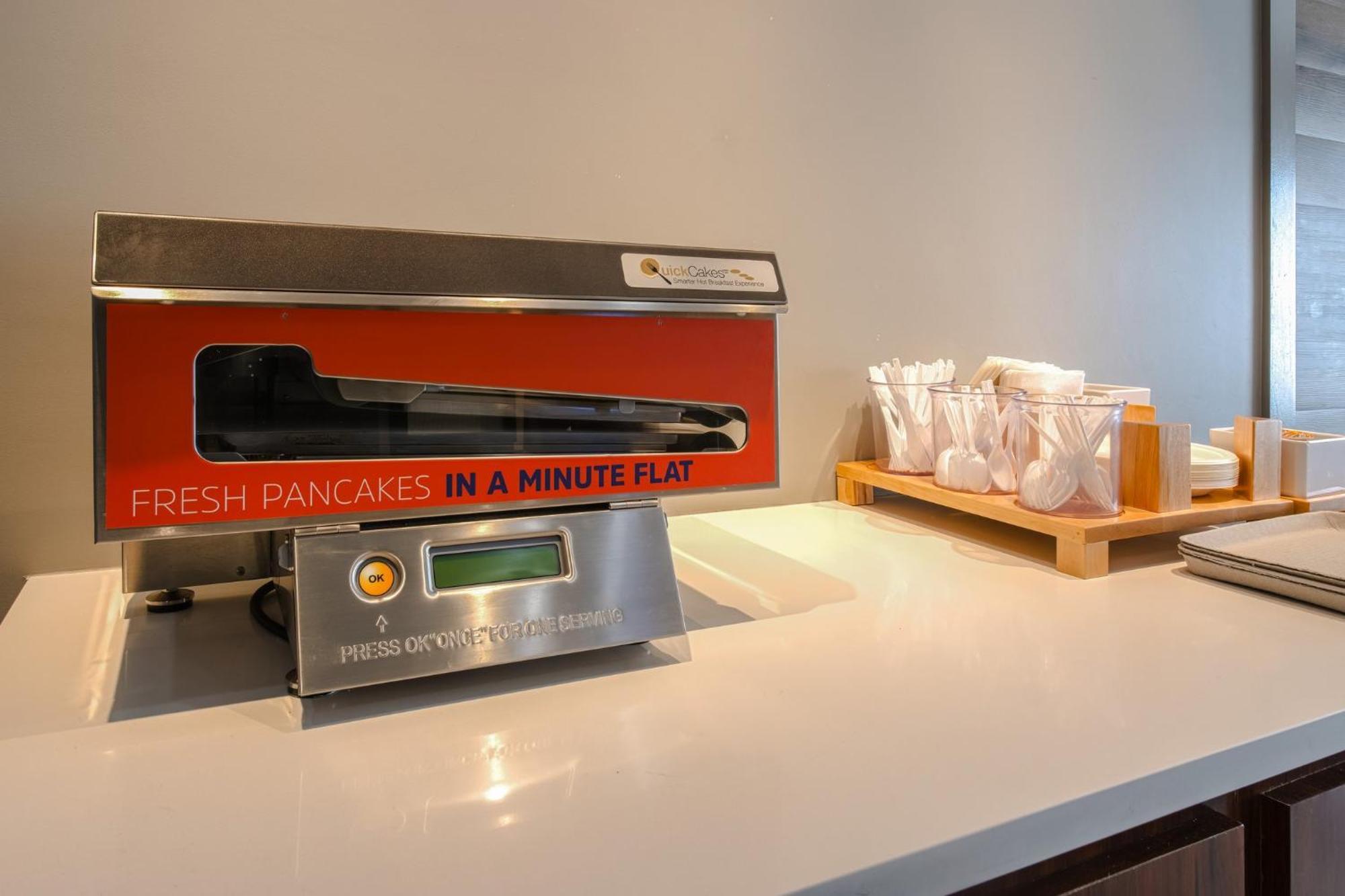 Holiday Inn Express Hartford-Newington By Ihg Eksteriør billede